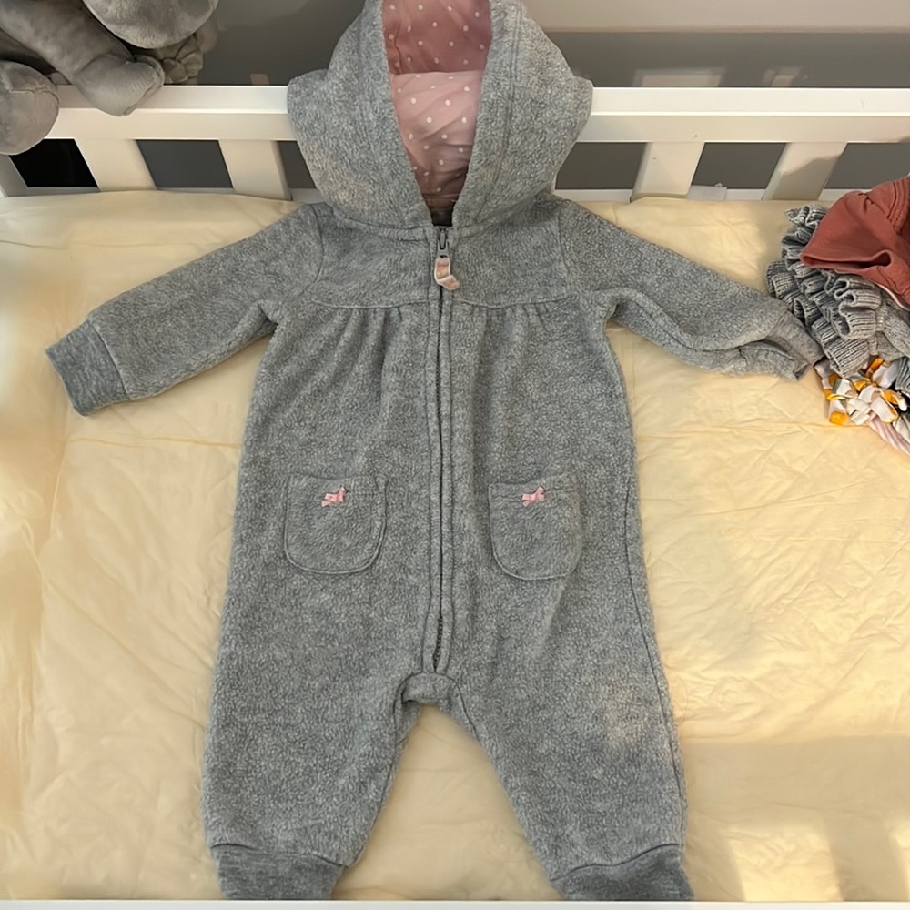 Babygirl sweat suit with hood